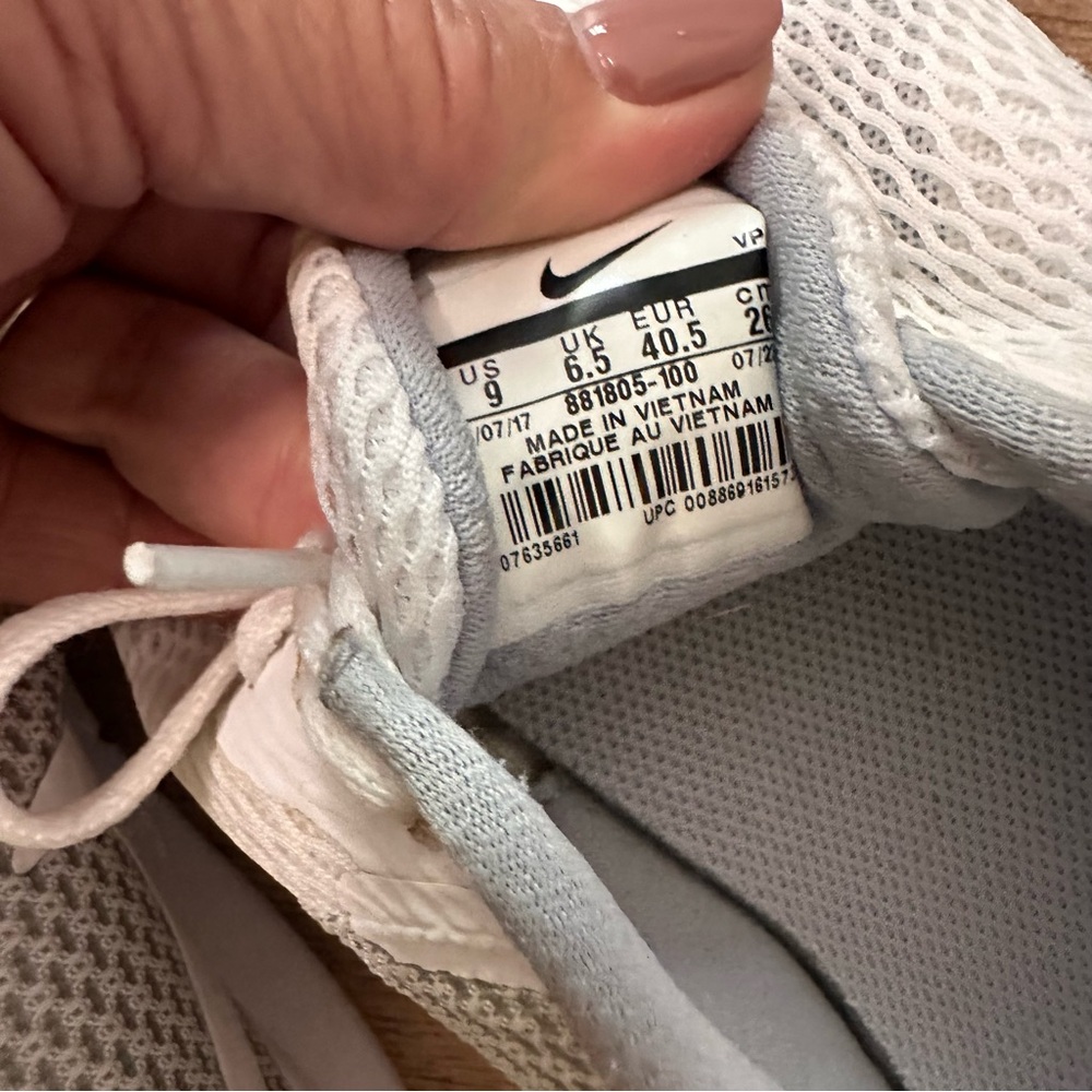 Nike Women’s Flex Experience White and Gray Running Shoes Sneakers Size 9 - Picture 9 of 9